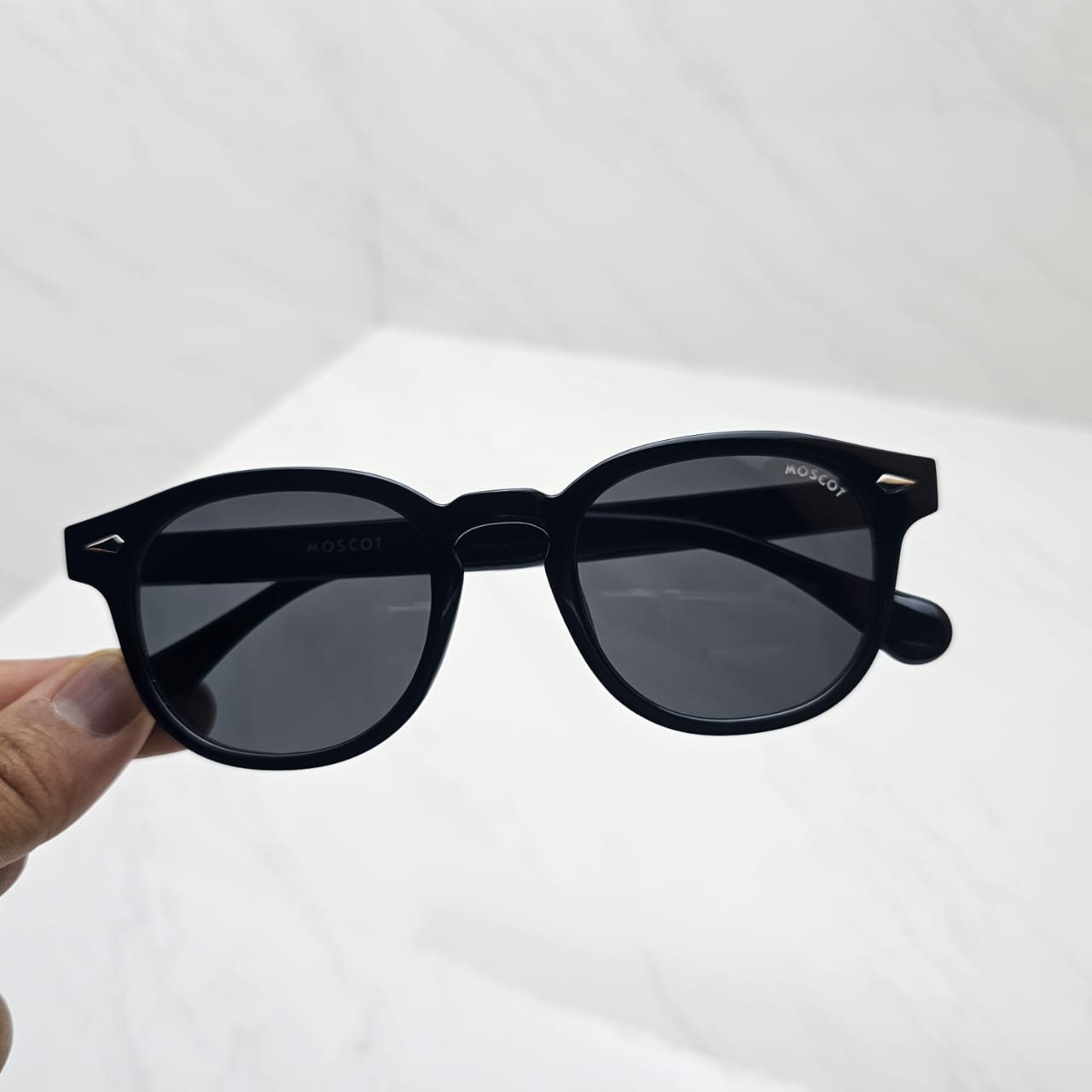 Lunettes Moscot noir – Verres noires