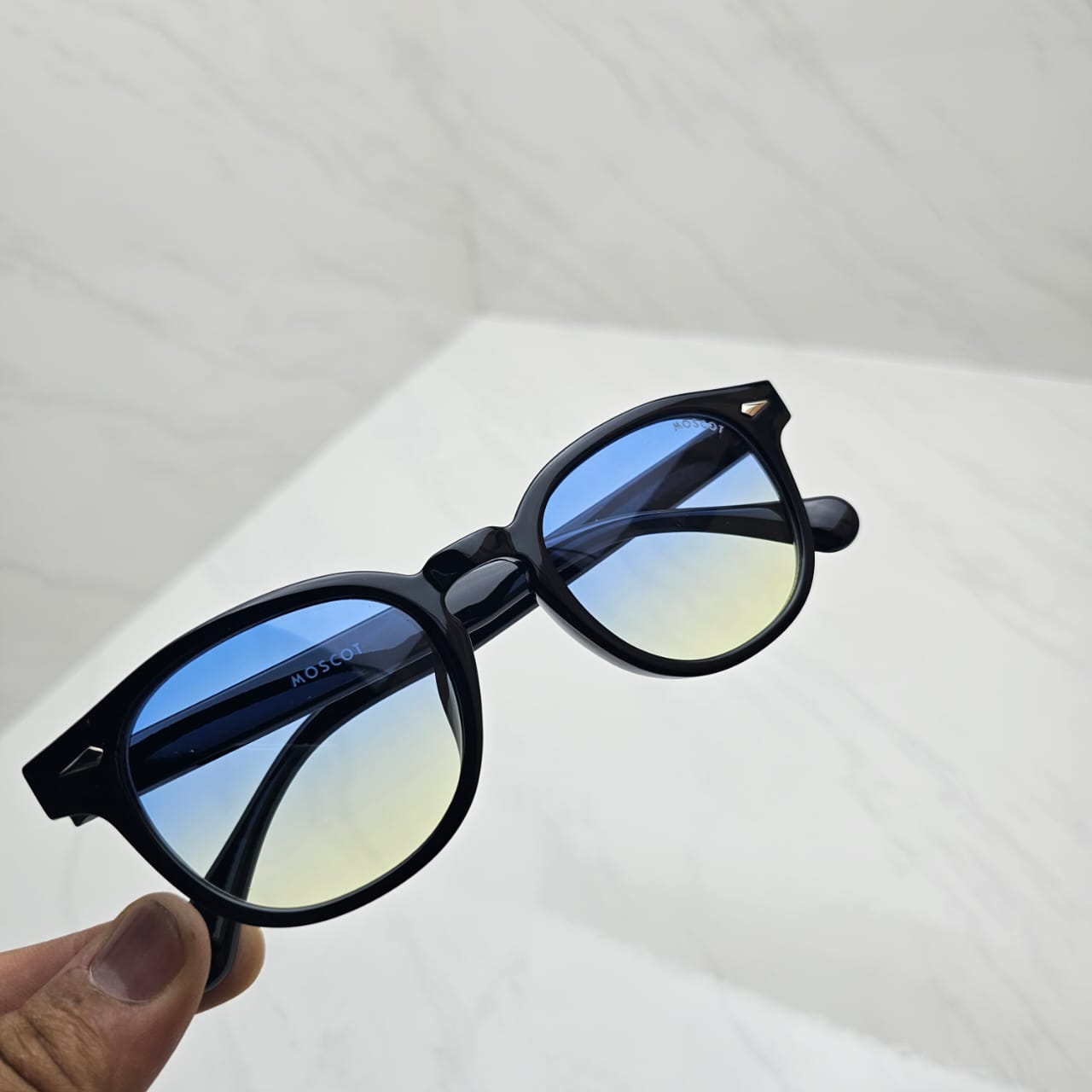Lunettes Moscot noire – Verres bleus dégradé