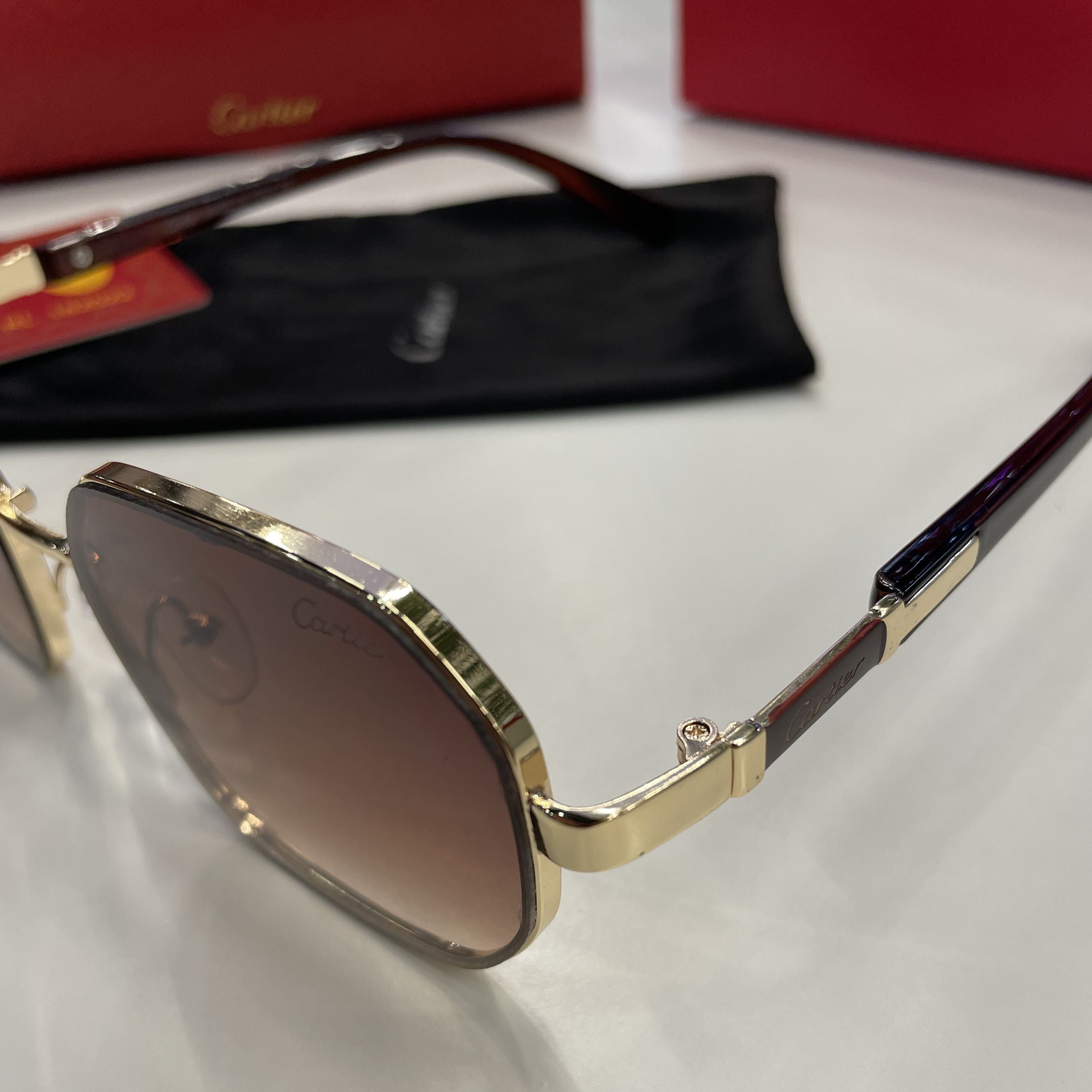 Lunettes Cartier – Monture dorée & verres dégradés marron
