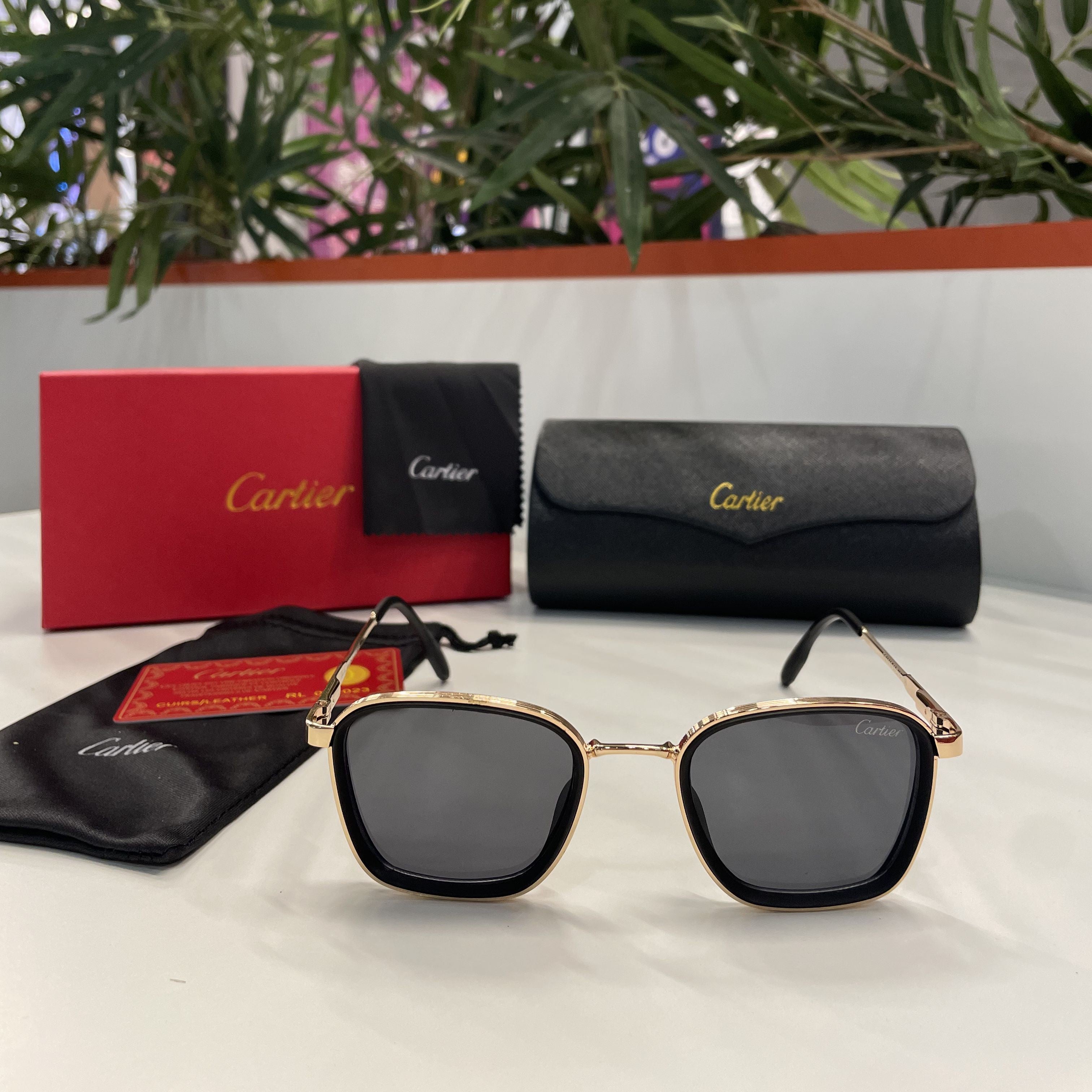 Lunettes Cartier Noire dorée