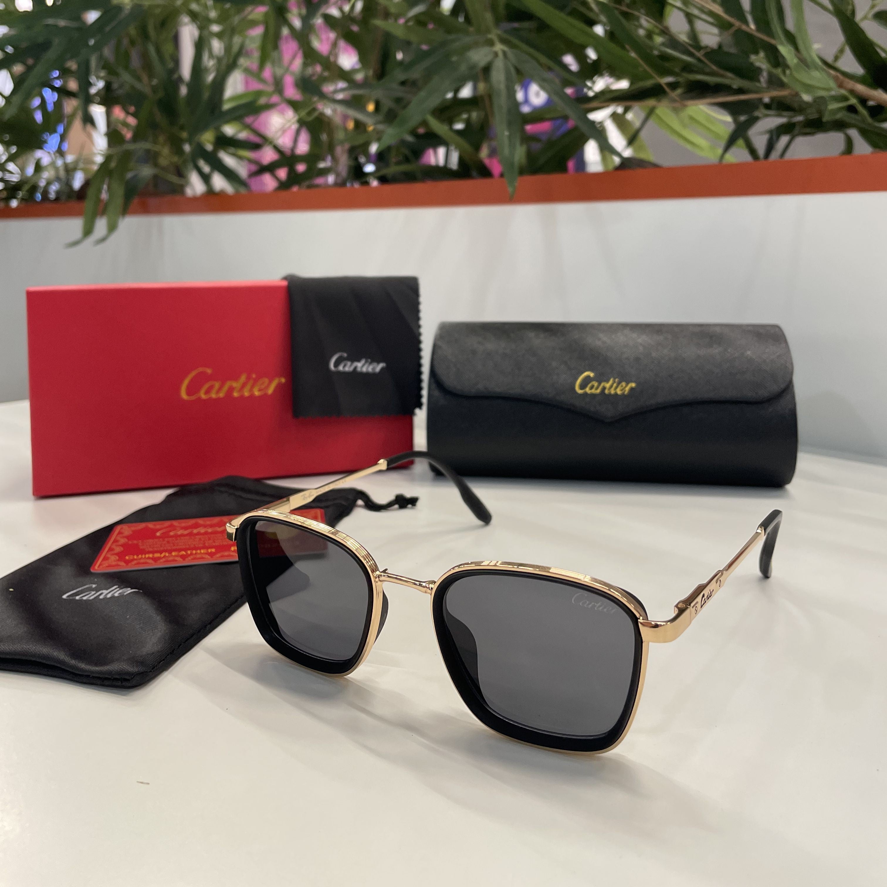 Lunettes Cartier Noire dorée