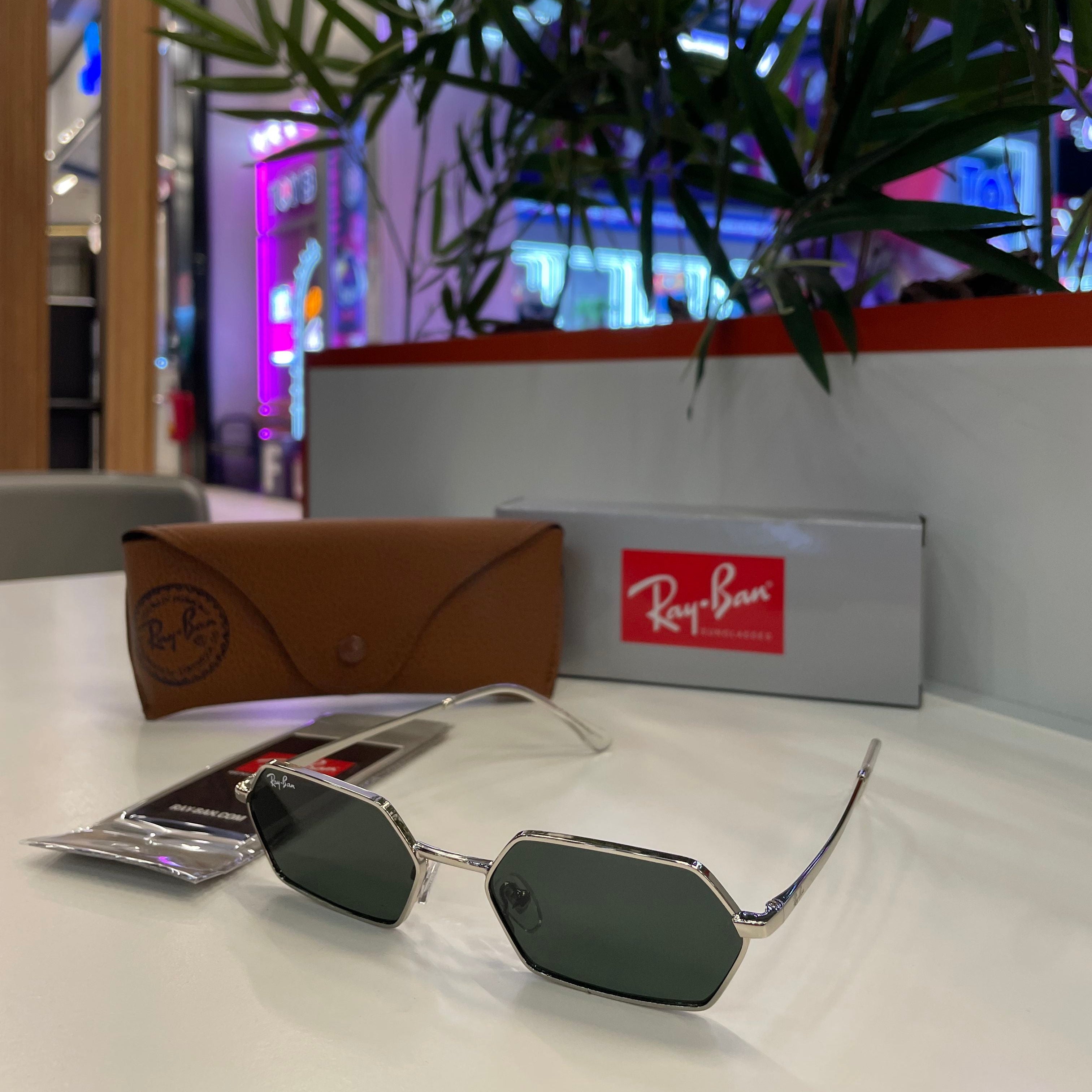 Lunettes Rayban Noire - Monture argentée