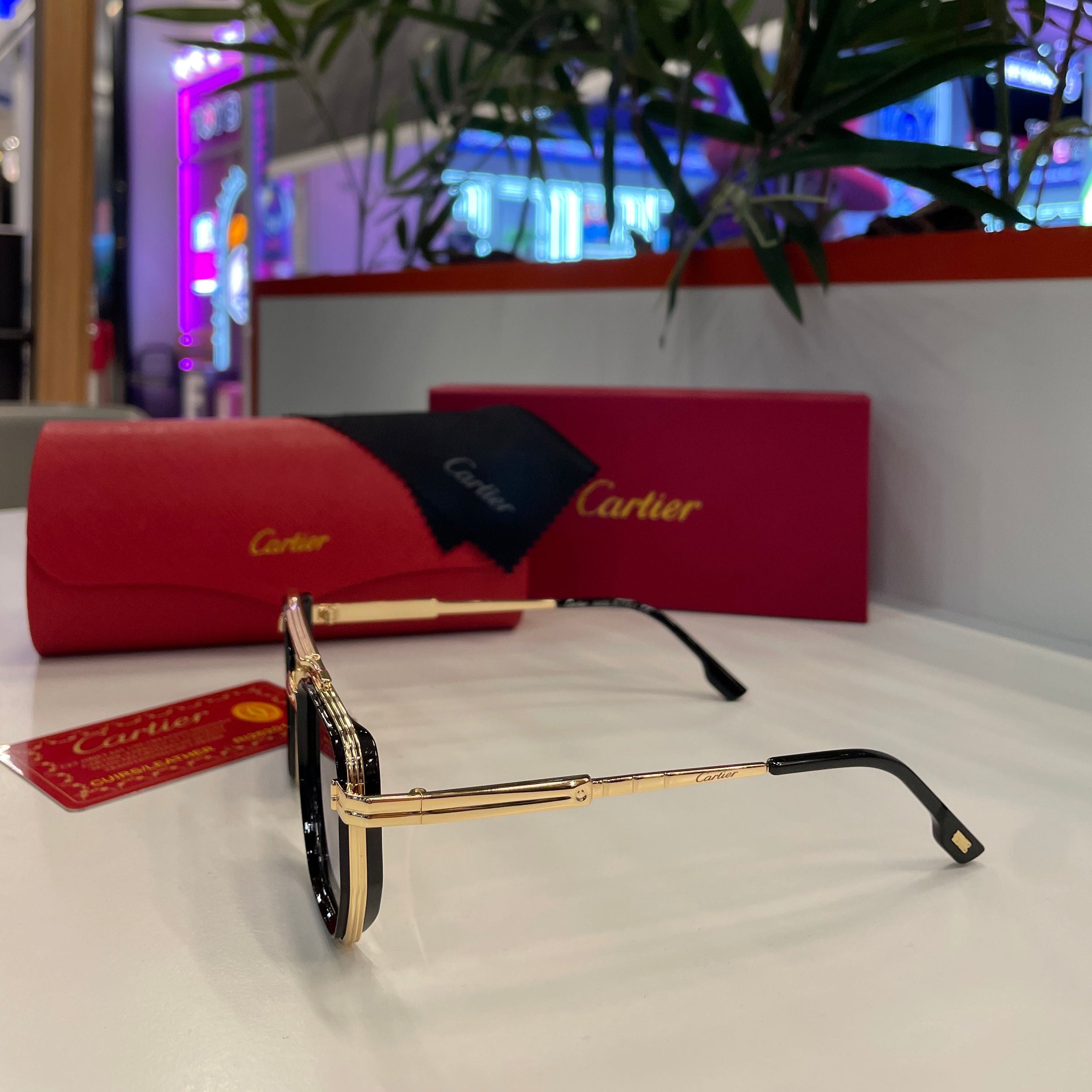 Lunettes Cartier Noire dégradées - Monture Dorée