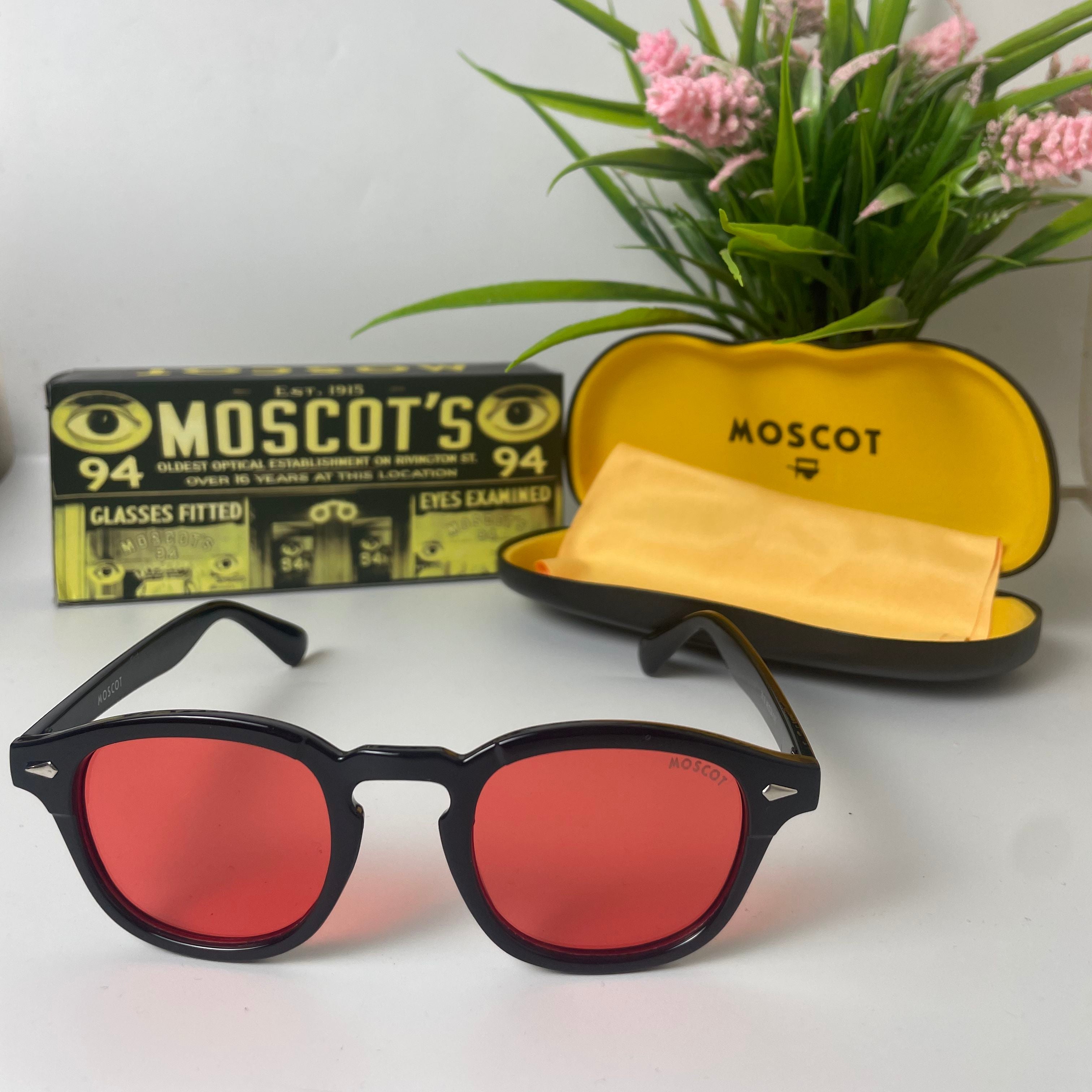 Lunettes Moscot Noires – Verres Rouges